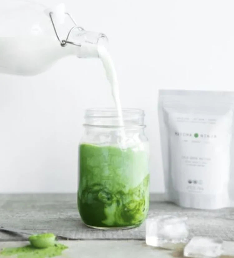 LATTE DI MANDORLA E COCCO AL MATCHA